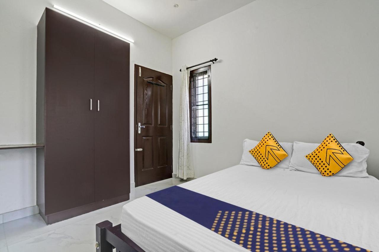 Spot On Blissful Villa Kochi Esterno foto