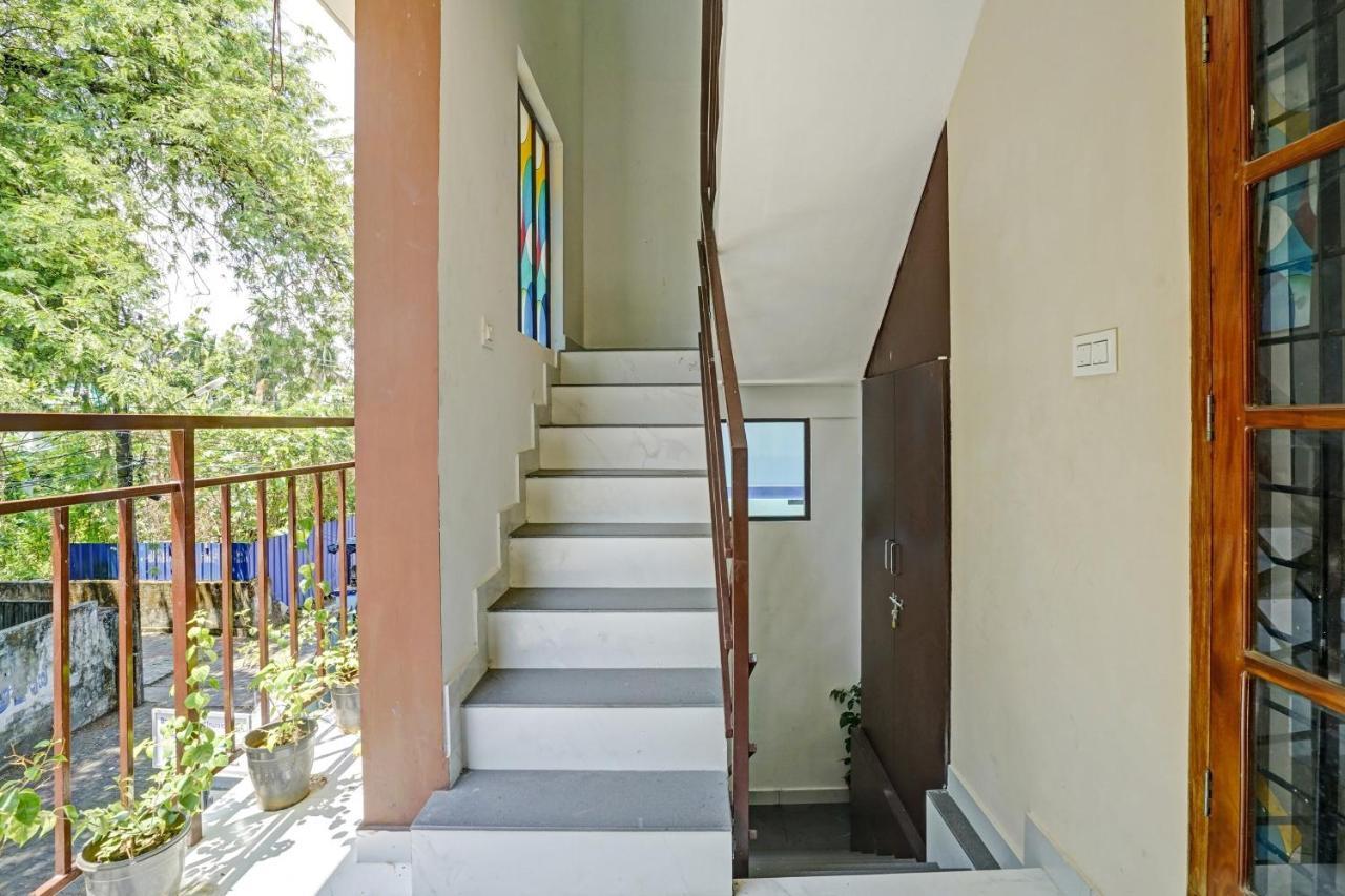 Spot On Blissful Villa Kochi Esterno foto