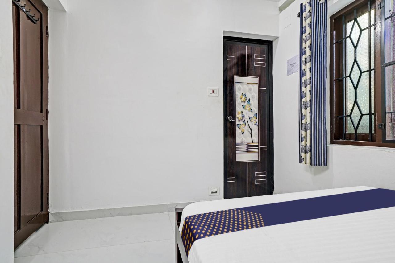 Spot On Blissful Villa Kochi Esterno foto